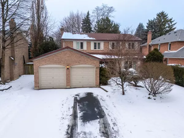 1829 Sherwood Forrest CIR, Mississauga, ON L5K 2G6