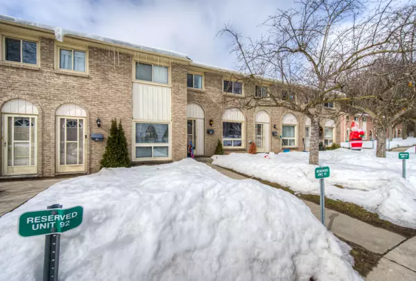 Kitchener, ON N2P 1K3,165 Green Valley DR #89