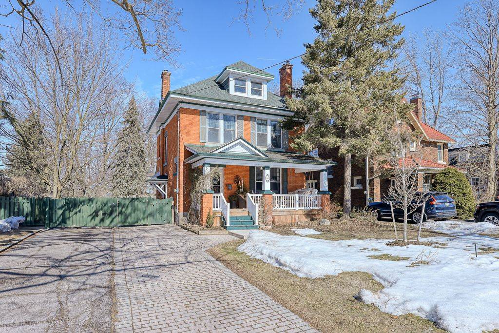 Woodstock, ON N4S 4W8,285 Ingersoll AVE