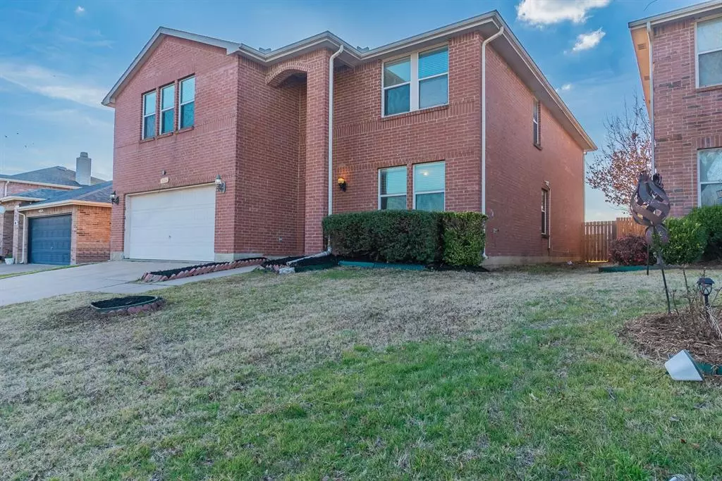 Arlington, TX 76002,631 Almandora Drive