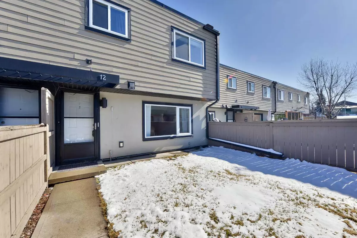 Calgary, AB T3E 3H4,3809 45 ST Southwest #12