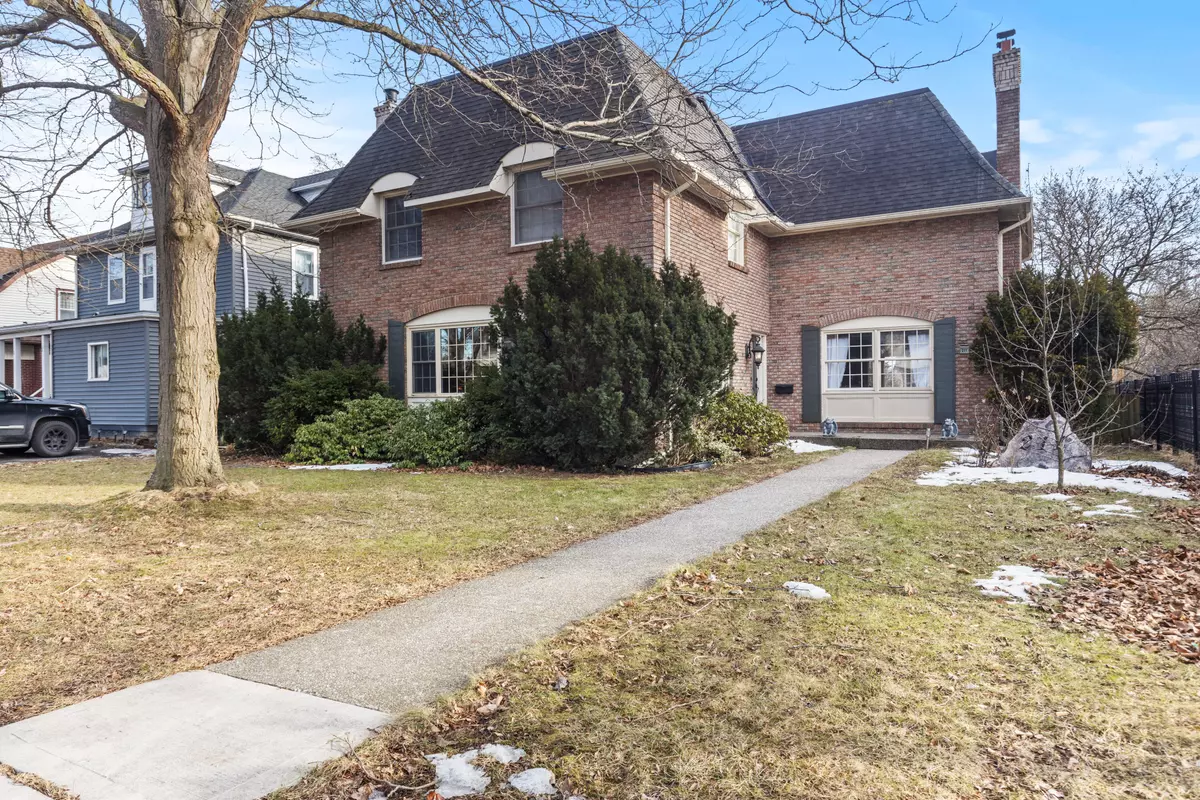 Welland, ON L3C 4T8,211 Merritt ST