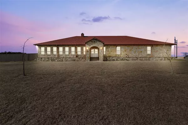 1435 Morrison Drive, Glen Rose, TX 76043