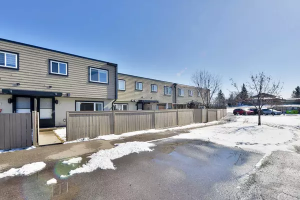 Calgary, AB T3E 3H4,3809 45 ST Southwest #12