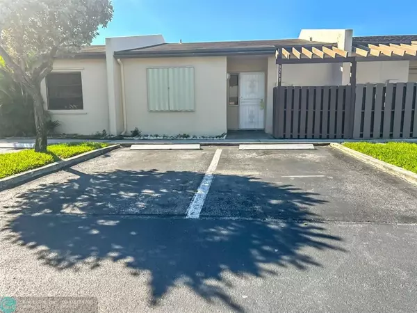 9248 NW 18th St, Pembroke Pines, FL 33024