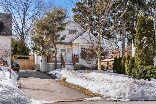 10 Abbotsford RD, Toronto C07, ON M2N 2P7