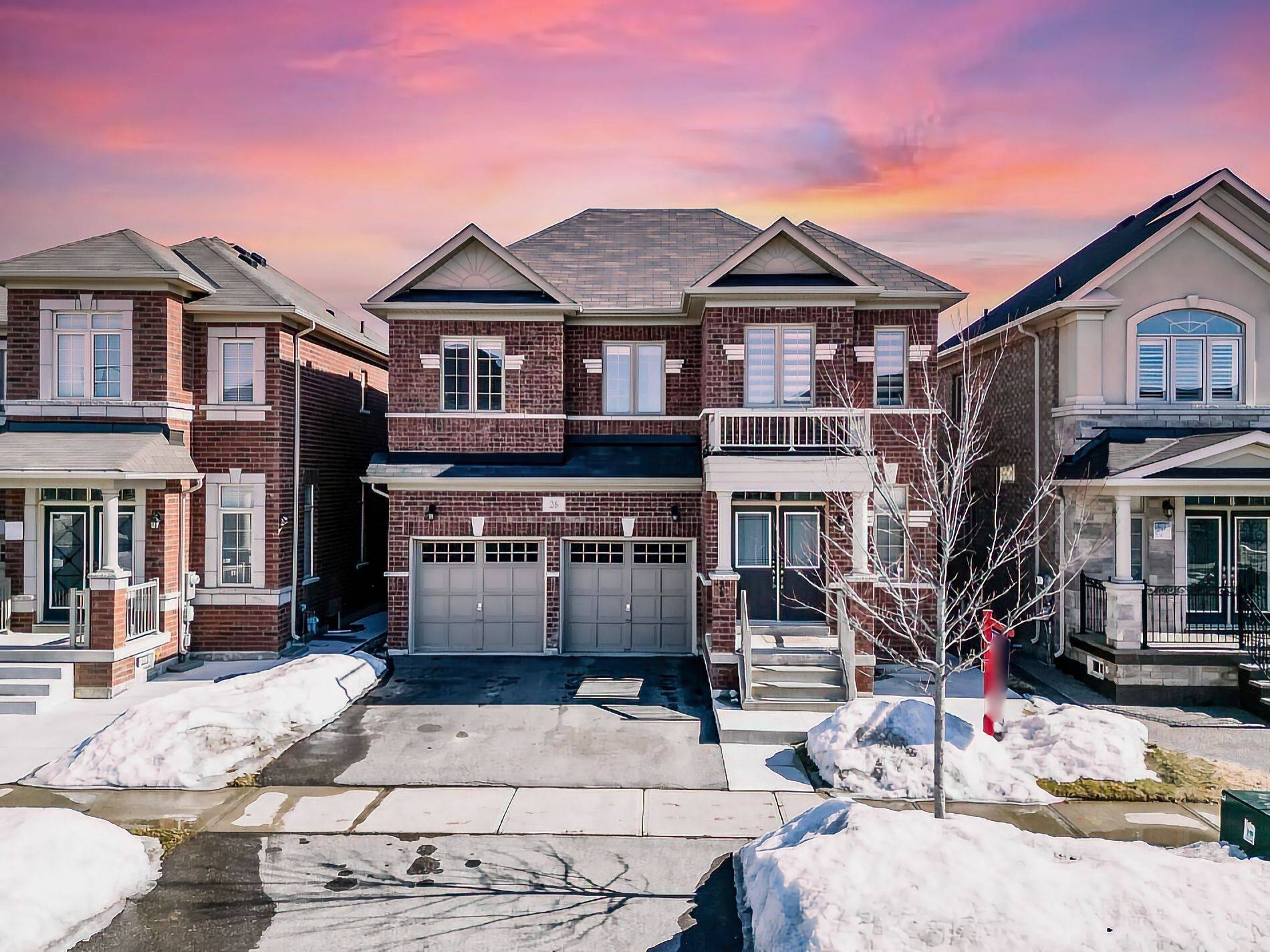 26 Lloyd CRES, Brampton, ON L7A 4J5