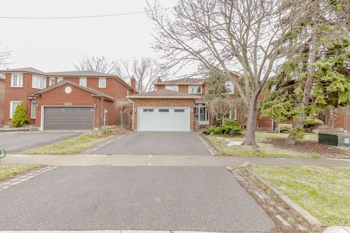 Oakville, ON L6J 6V7,1319 Greenwood CRES