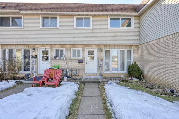 Woodstock, ON N4S 7P7,75 Springbank AVE N #8