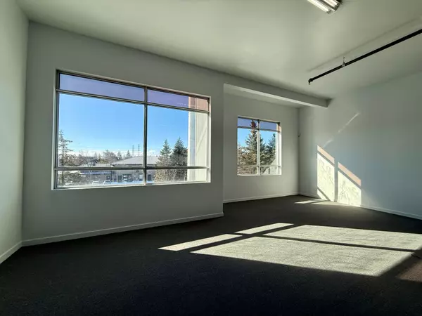 Kanata, ON K2M 2G8,65 DENZIL DOYLE CT #213