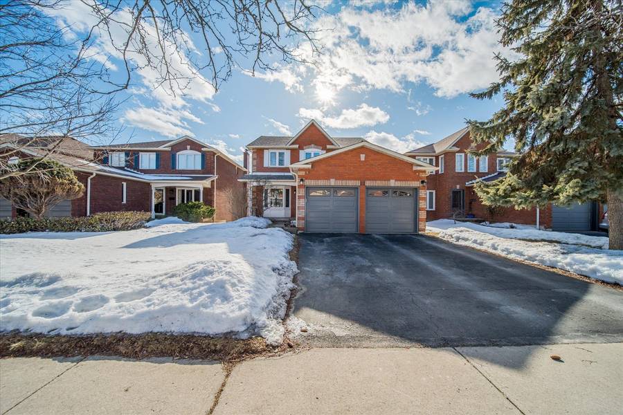 12 Pollard CRES, Ajax, ON L1T 3N9