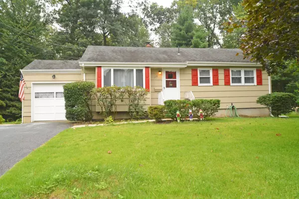 115 Sweetbriar Ln, North Plainfield Boro, NJ 07060