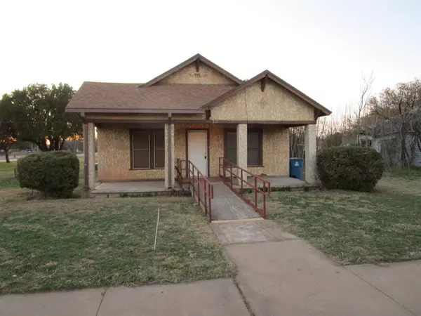 321 N Munday Avenue,  Munday,  TX 76371