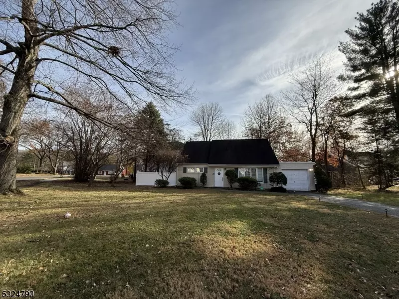 32 Park Dr, Livingston Twp., NJ 07039