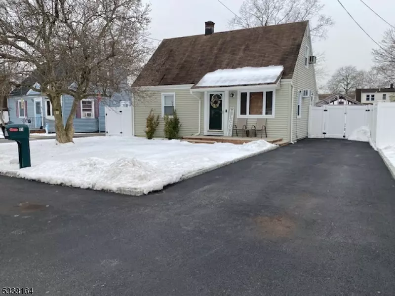 83 Burnside Pl, Wanaque Boro, NJ 07420