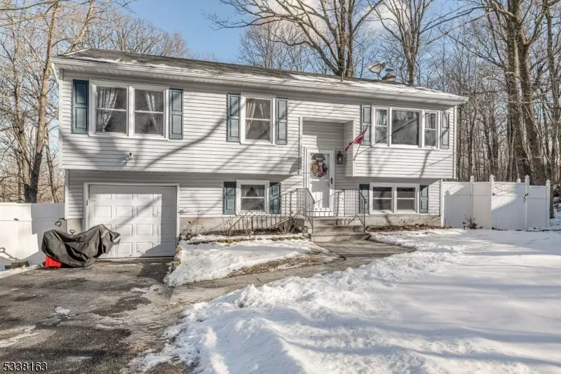 336 Mountainside Dr, Vernon Twp., NJ 07462