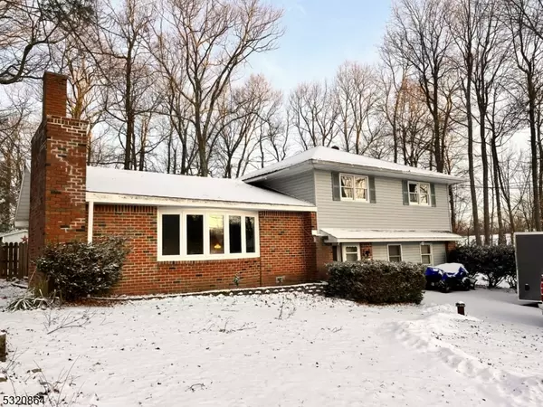 151 Barry Dr North, Vernon Twp., NJ 07422