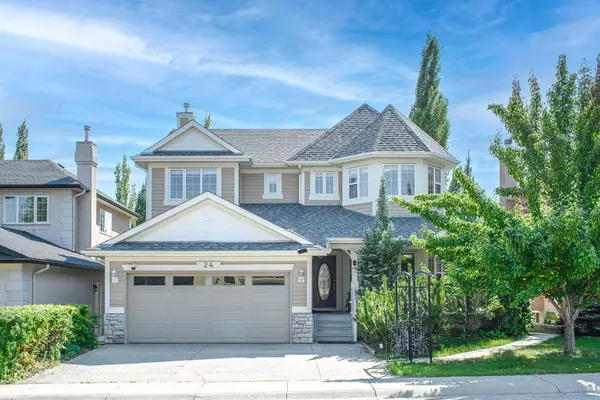 24 Discovery Ridge Rise SW, Calgary, AB T3H 4R2