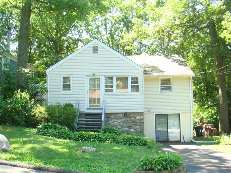 8 BELTON ST, Byram Twp., NJ 07874