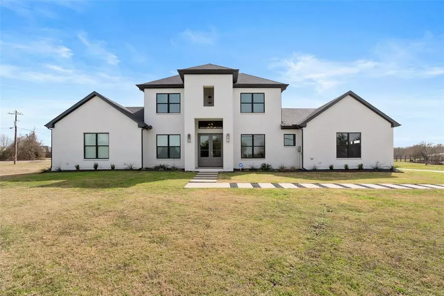 1256 E Highland Road, Red Oak, TX 75154