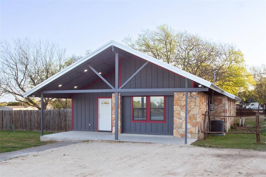 1378 County Road 406, Nemo, TX 76070