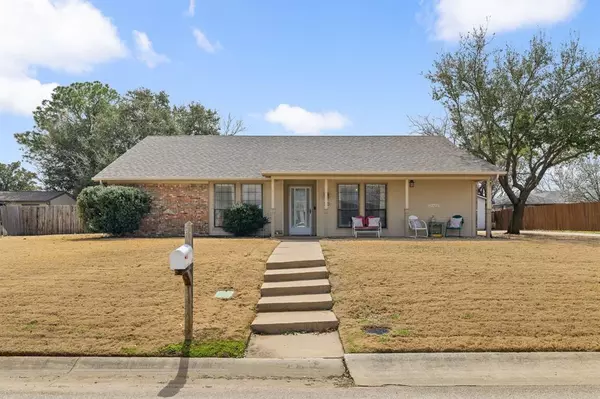 310 Greenleaf Street, Highland Village, TX 75077