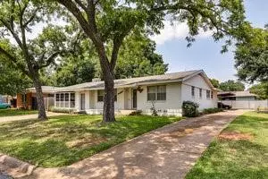 1513 White Way Drive, Arlington, TX 76013