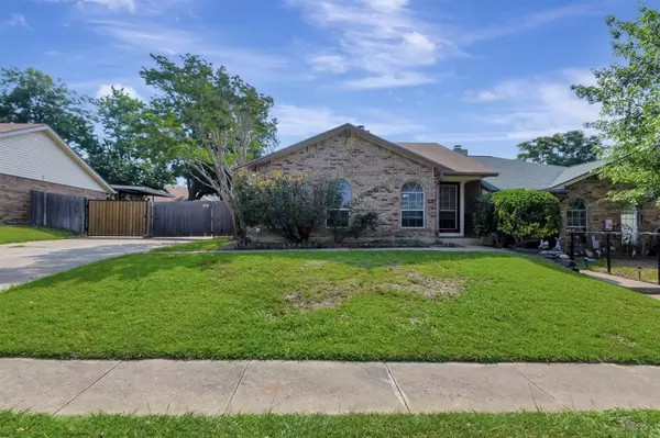 2922 Timothy Lane, Euless, TX 76039