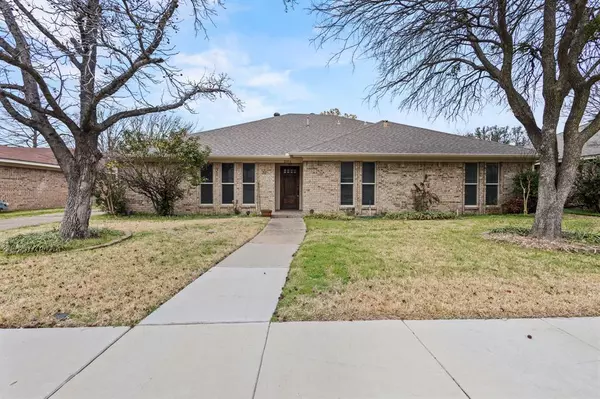 2105 Tampico Drive, Carrollton, TX 75006