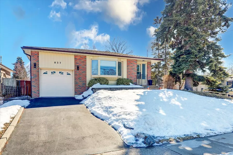 837 Hillcrest RD, Pickering, ON L1W 2P8