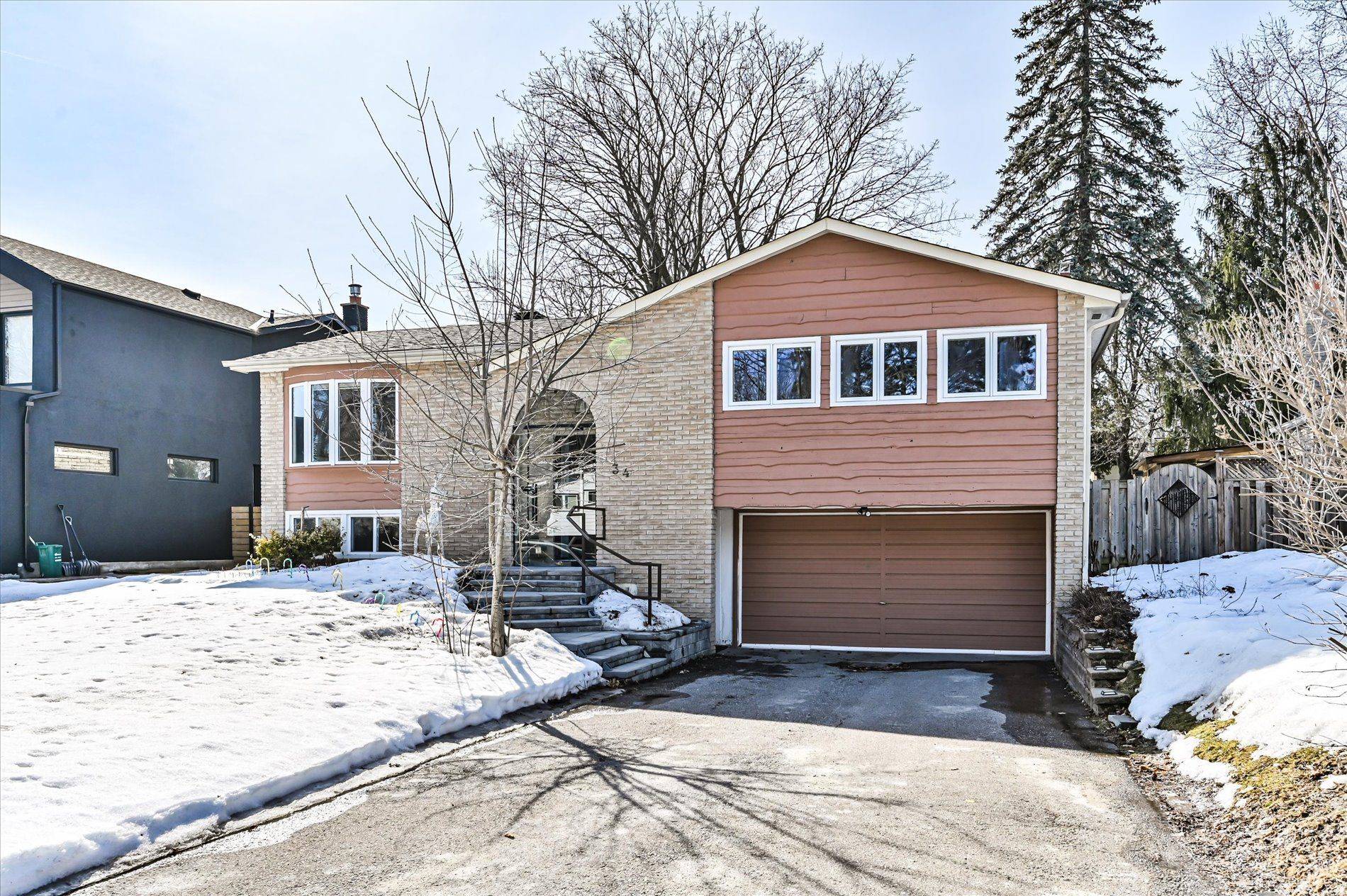 Markham, ON L3P 2Z5,34 Sir Brandiles PL