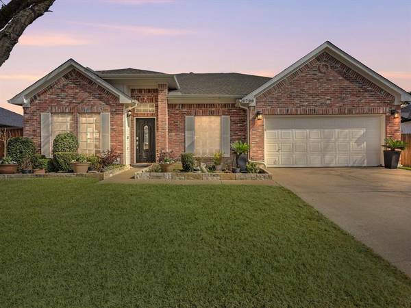 6709 Stone Branch Drive, Arlington, TX 76001