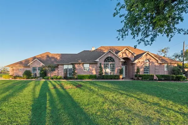 1101, 1115 W Cleburne Road, Crowley, TX 76036