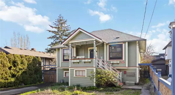 1535 Myrtle Ave, Victoria, BC V8R 2Z7