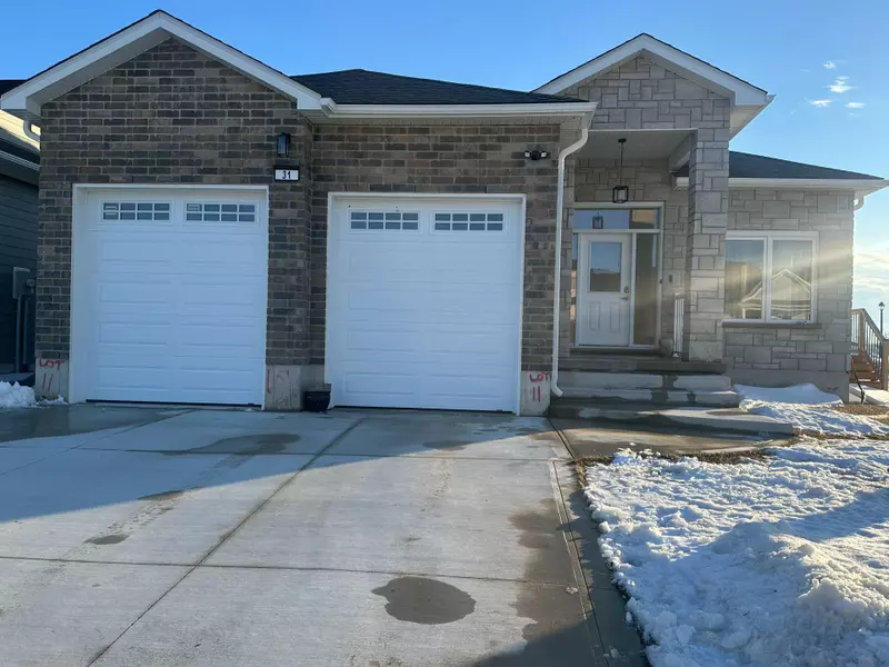 31 Brooklawn DR, Lambton Shores, ON N0M 1T0