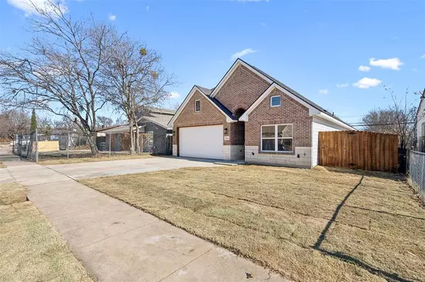 1921 Ash Crescent Street, Fort Worth, TX 76104