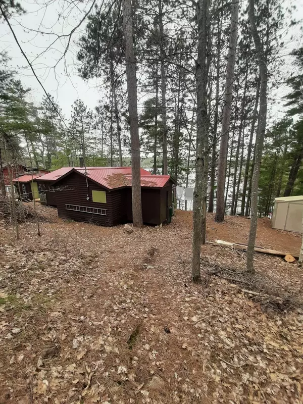 Addington Highlands, ON K0H 1K0,102 Mazinaw Lake N/A