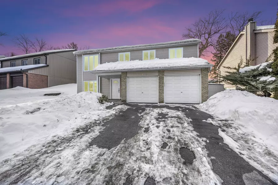 24 Plank RD, East Gwillimbury, ON L9N 1B4