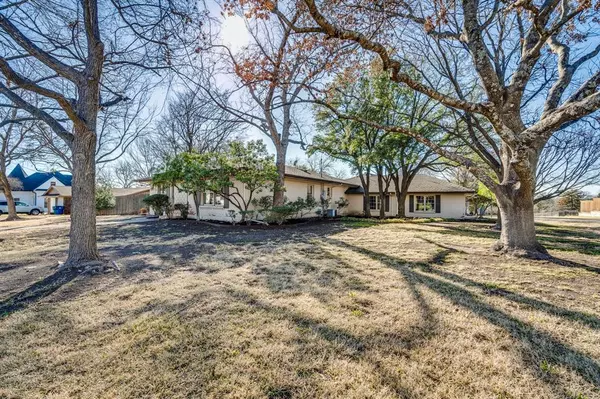 529 N Grand Avenue, Waxahachie, TX 75165