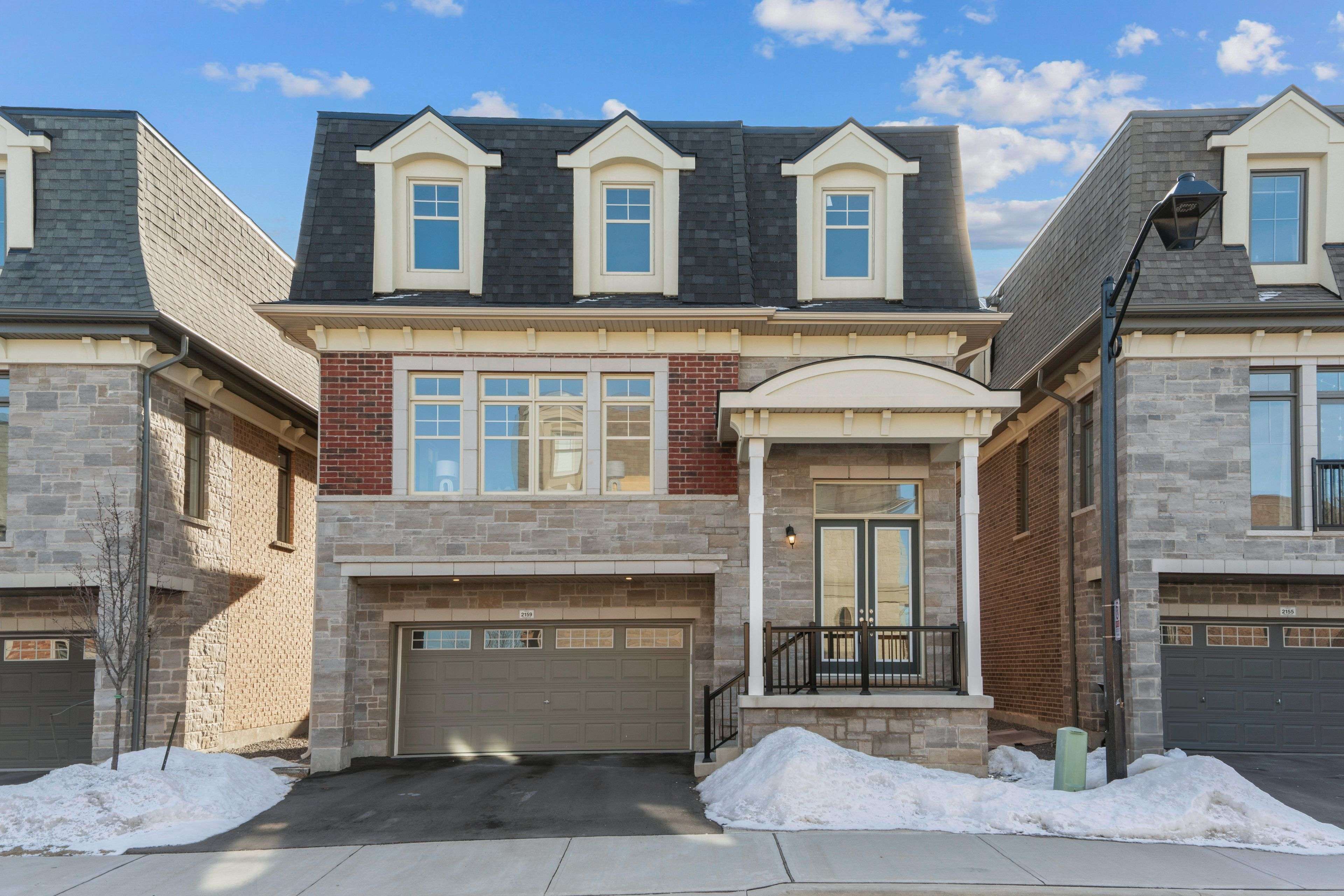 2159 Royal Gala CIR, Mississauga, ON L4Y 0H2