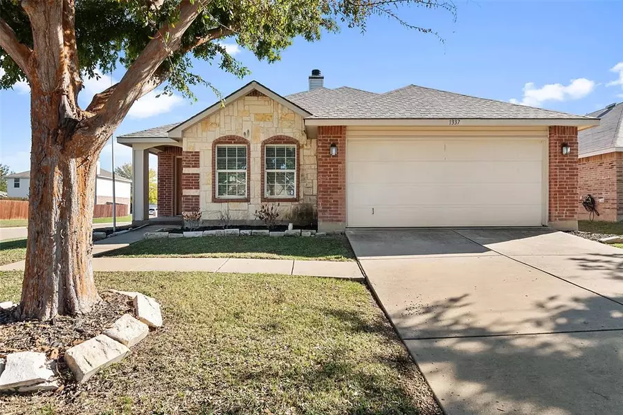 1337 Gayle Street, Burleson, TX 76028