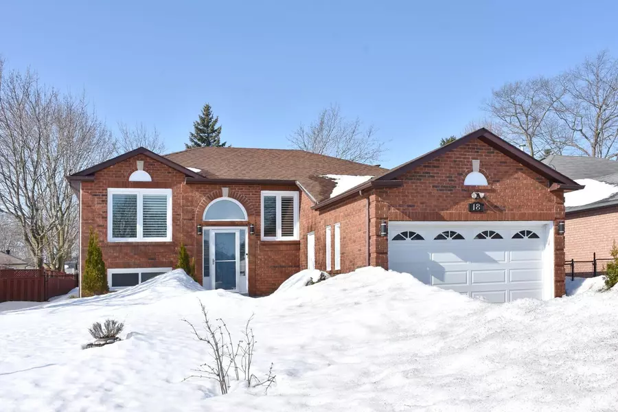 18 Langevin DR, Wasaga Beach, ON L9Z 1C6