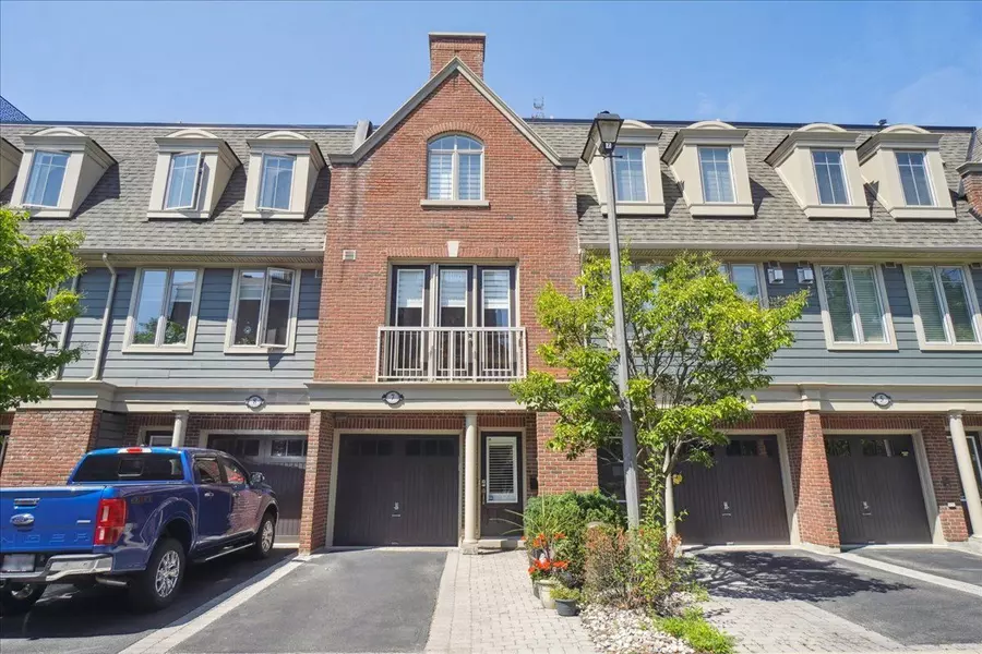 99 Brant ST #7, Oakville, ON L6K 2Z5