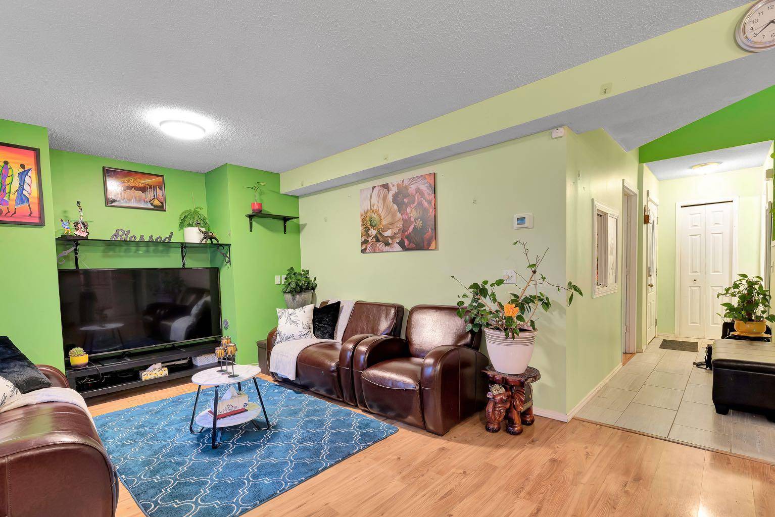 Calgary, AB T3J 2S5,65 Martinview CRES NE