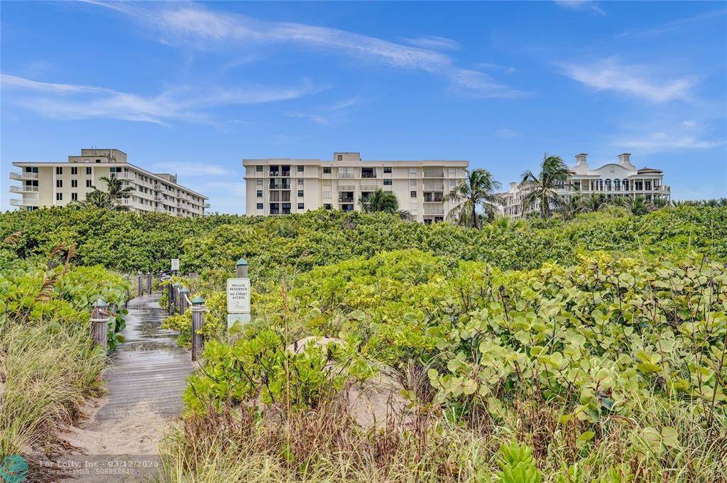 Palm Beach Shores, FL 33404,145 S Ocean Avenue  #207