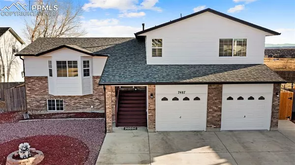 7487 Theresa DR, Colorado Springs, CO 80925