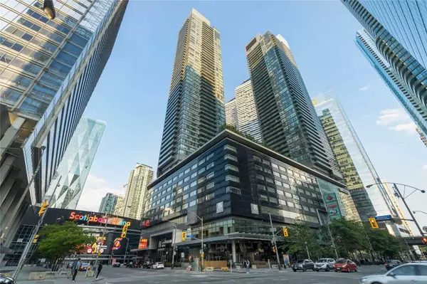 65 Bremner BLVD #4909, Toronto C01, ON M5J 0A7