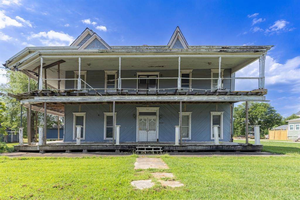 406 E Main Street, Ladonia, TX 75449