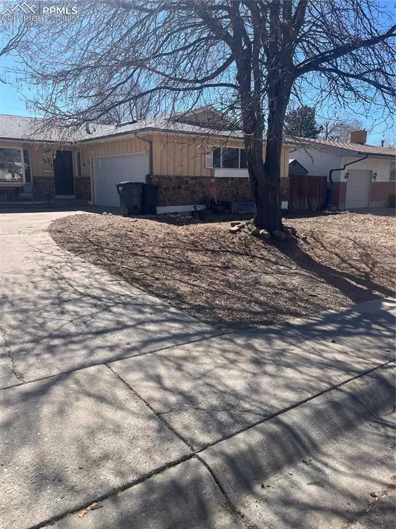 66 Louis Nelson RD, Pueblo, CO 81001