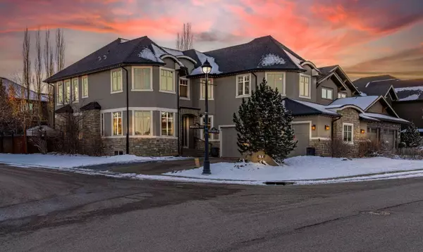 51 Wentworth HL Southwest, Calgary, AB T3H 4E2